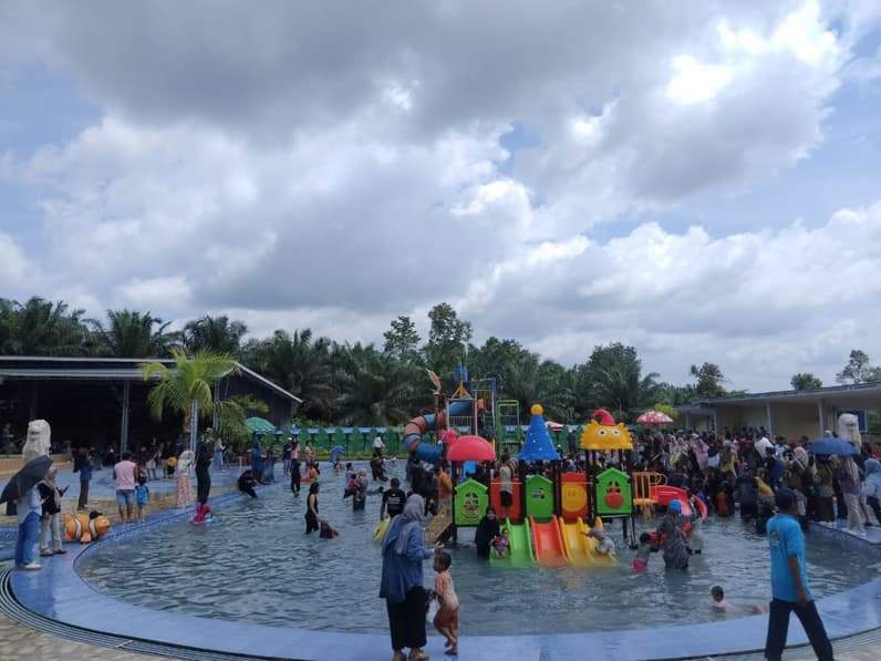 Saat Mahakam Park dipadati pengunjung pada momentum libur lebaran 2026. (Foto : Luthfi/Pusaranmedia.com)