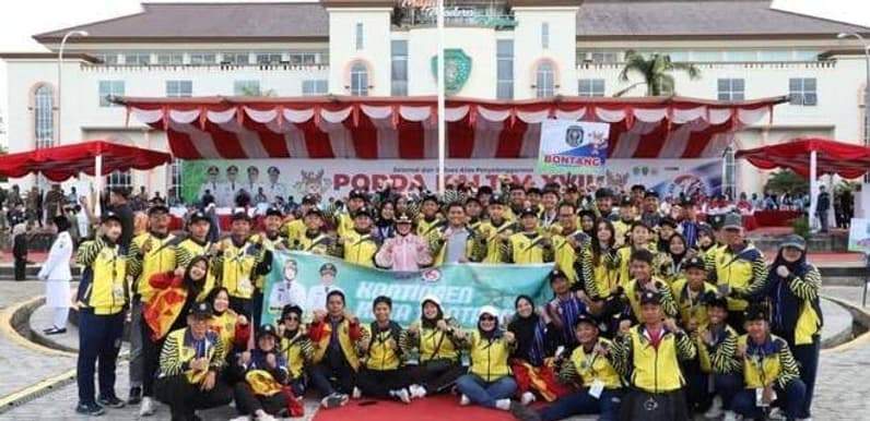 Kontingen Atlet Kota Bontang. (Foto: Lutfi Aziz/Pusaranmedia.com)