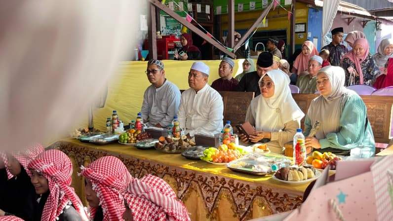 Terlihat Wakil Bupati Kutim, Mahyunadi saat menghadiri Maulid Nabi Muhammad SAW di Sangatta. (Foto: Siswandi/Pusaranmedia.com)