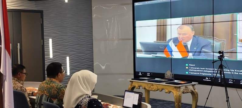 Pertemuan antara Pemkot Samarinda dengan Pemerintah Yekaterinburg Rusia secara dari membahas kerja sama sister city, Kamis (9/7/2026). (Foto: Tri/Pusaranmedia.com)