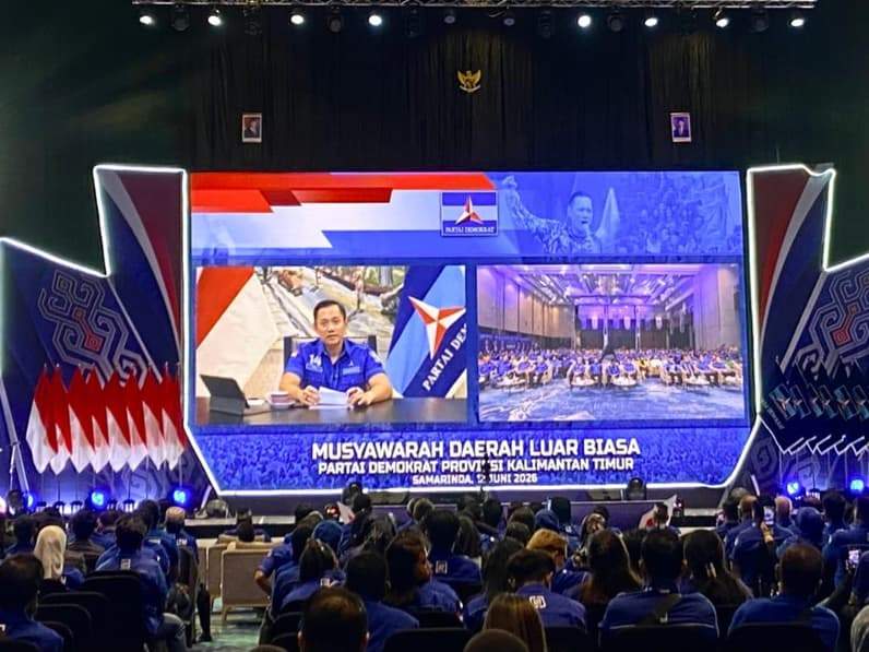 AHY memberikan arahan secara daring dalam Musda Parta Demokrat Kaltim yang berlangsung di Kota Samarinda, Jumat (12/6/2026). (Foto: Tri/Pusaranmedia.com)