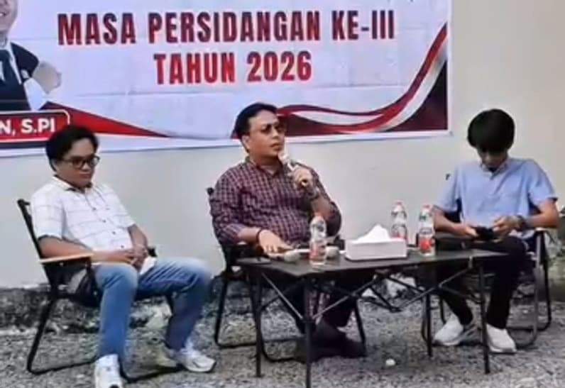 Anggota DPRD Kalimantan Utara, Herman (tengah), saat melaksanakan agenda reses di Tanjung Selor. (Foto: Istimewa)
