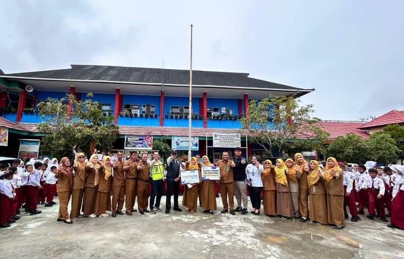 SDN 012 Bontang Selatan Raih Juara Umum pada Lomba Mars Anti Narkotika. (Foto: Lutfi Aziz/Pusaranmedia.com)