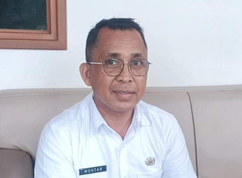 Plt Kepala Disdikpora PPU, Muhtar. (Foto: Adi Kade/Pusaranmedia.com).