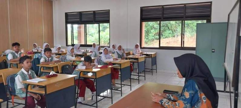 SDN 020 Sepaku di Desa Bumi Harapan, Kecamatan Sepaku, PPU. (Foto: Adi Kade/Pusaranmedia.com).