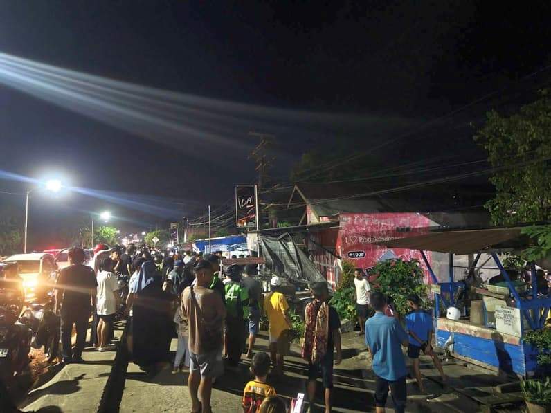Suasana disekitar rumah korban perampokan yang berada di Jalan Bujangga. (Foto: Nur Hidayah/ pusaranmedia.com)