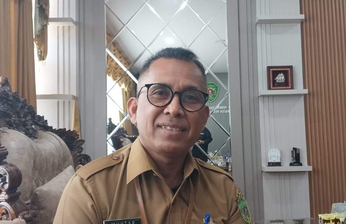PLT Kepala Disdikpora PPU, Muhtar. (Foto: Adi Kade/Pusaranmedia.com)