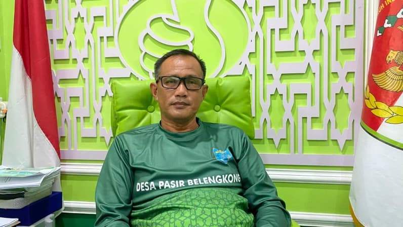 Kepala Desa Pasir Belengkong, Muhammad Subhan. (Foto: Luthfi/Pusaranmedia.com)