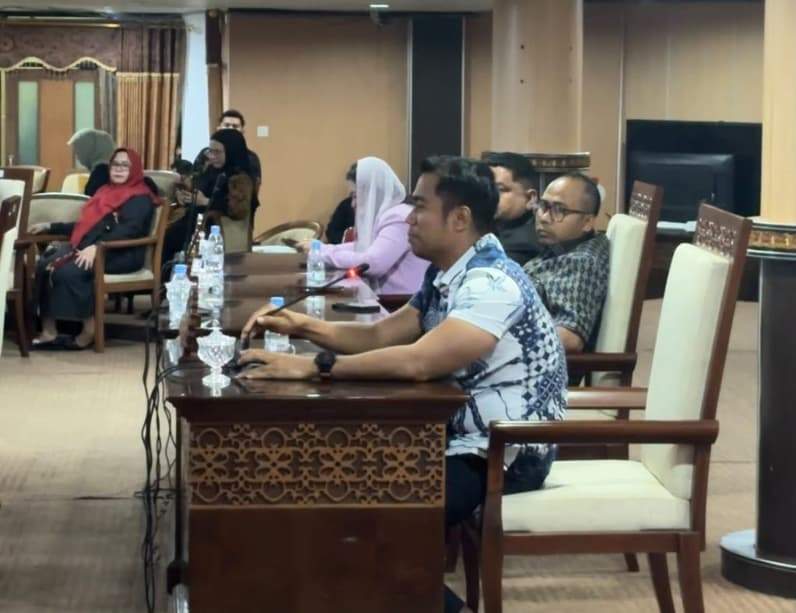 Andi faisal saat menyampaikan pendapat dalam rapat paripurna (Foto: Aswin/pusaranmedia.com)