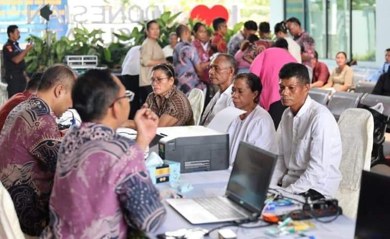 Proses pencatatan pernikahan bagi pasangan non-muslim di Wilayah Kerja KRI Tawau. (Foto: KRI Tawau)