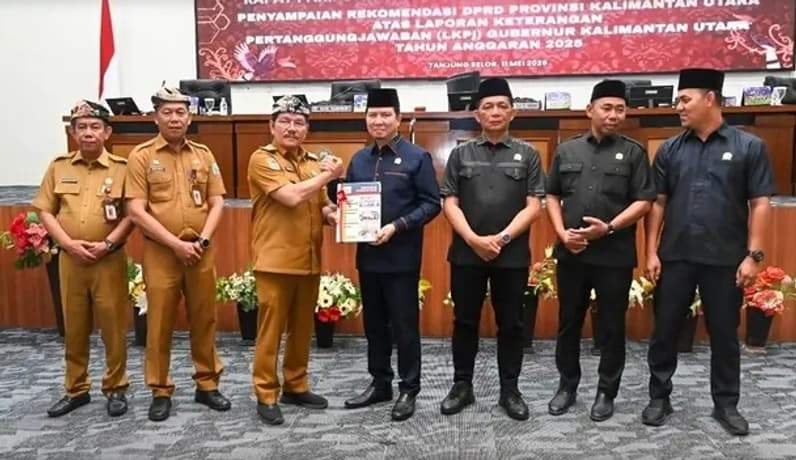 Momen foto bersama usai pelaksanaan Rapat Paripurna. (Foto: Istimewa)
