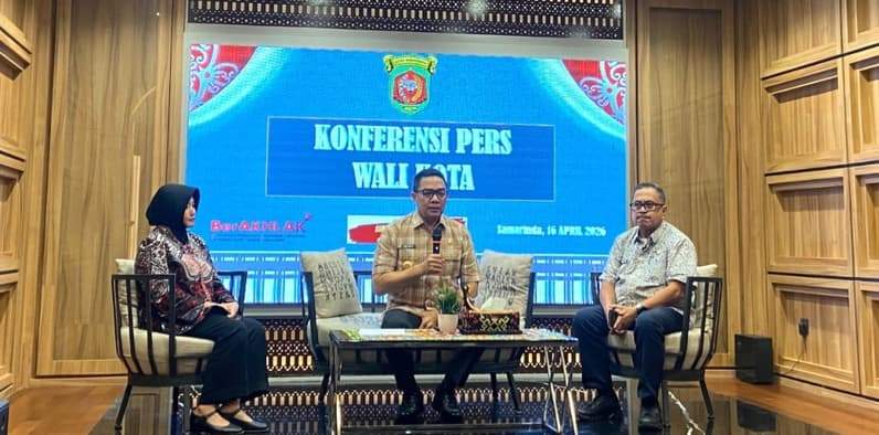 Konferensi pers Wali Kota Samarinda, Andi Harun di Balai Kota, Kamis (16/4/2026). (Foto: Tri/Pusaranmedia.com)