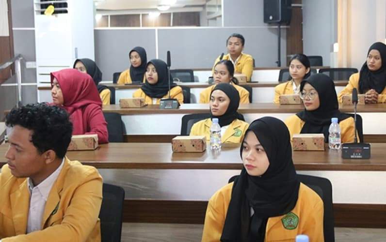 Mahasiswa apresiasi program pendidikan Gratispol yang dilayangkan Pemprov Kaltim. (Foto: Humas Unmul).