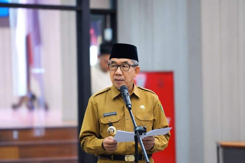Bupati Kutim, Ardiansyah Sulaiman saat memberikan sambutan kepada CPNS dan Pejabat Fungsional di lingkungan kerja Pemkab Kutim. (Foto: Dok. Prokopim Kutim)
