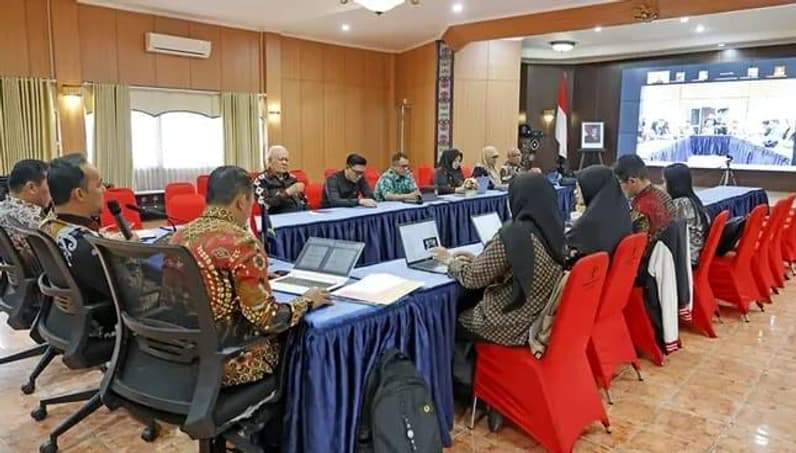 Suasana Rapat Harmonisasi di Kantor Wilayah Kementerian Hukum Kalimantan Timur. (Foto : Istimewa)