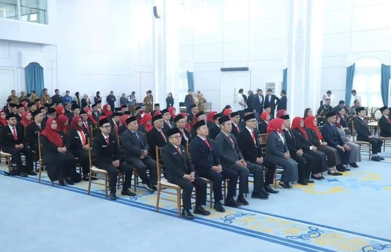 Sebanyak 110 ASN di lingkungan Pemerintah Provinsi Kaltim dilantik dan diambil sumpahnya untuk mengabdi ke masyarakat Kaltim. (Foto: Kadispar Kaltim Muhammad Faisal)
