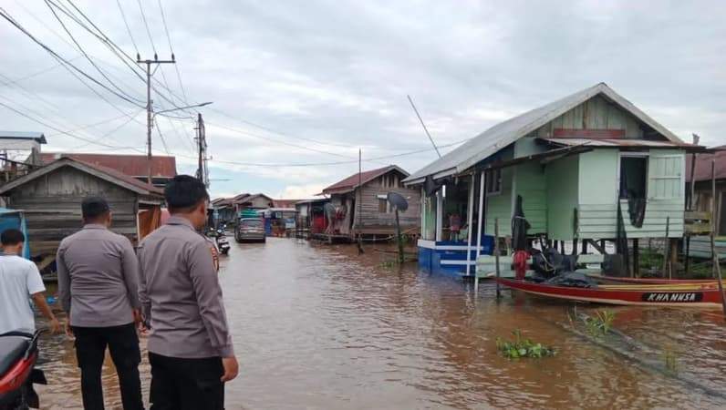 Kondisi banjir diwilayah muara kaman ulu (Foto: Polsek Muara Kaman)