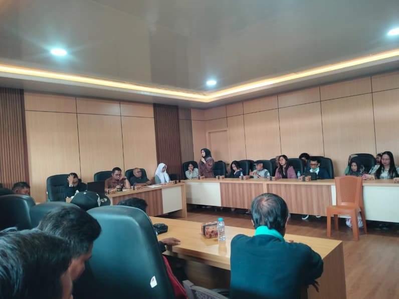 Pertemuan antara Disporapar Paser dengan sejumlah UMKM. (Foto: Luthfi/Pusaranmedia.com)