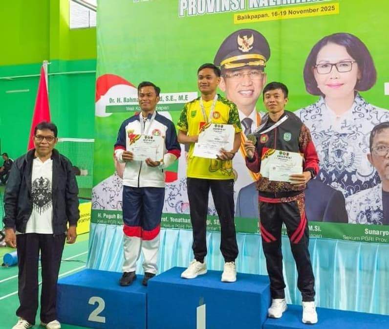 Yansen Guru Seni dan Budaya SMPN 2 Bontang Raih Juara 3 pada Lomba Tari Tunggal. (Foto: Lutfi Aziz/Pusaranmedia.com)