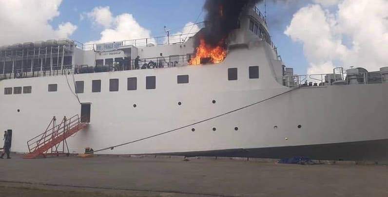 KM Prince Soya yang sempat terbakar di kawasan Pelabuhan Samarinda, Sabtu (1/8/2026). (Foto: Dok. Disdamkarmat Samarinda)