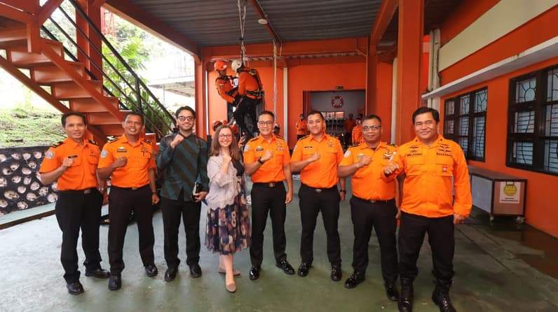 Kepala Basarnas Balikpapan, Dody Setiawan (tengah) menerima kunjungan Konsulat Australia di kantornya, Selasa (28/7/2026). (Foto: Basarnas Balikpapan)