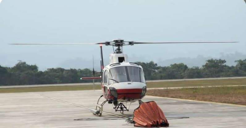 Helikopter yang digunakan untuk water bombing di Kota Samarinda, Selasa (8/9/2026). (Foto: Dok. Pemkot Samarinda)
