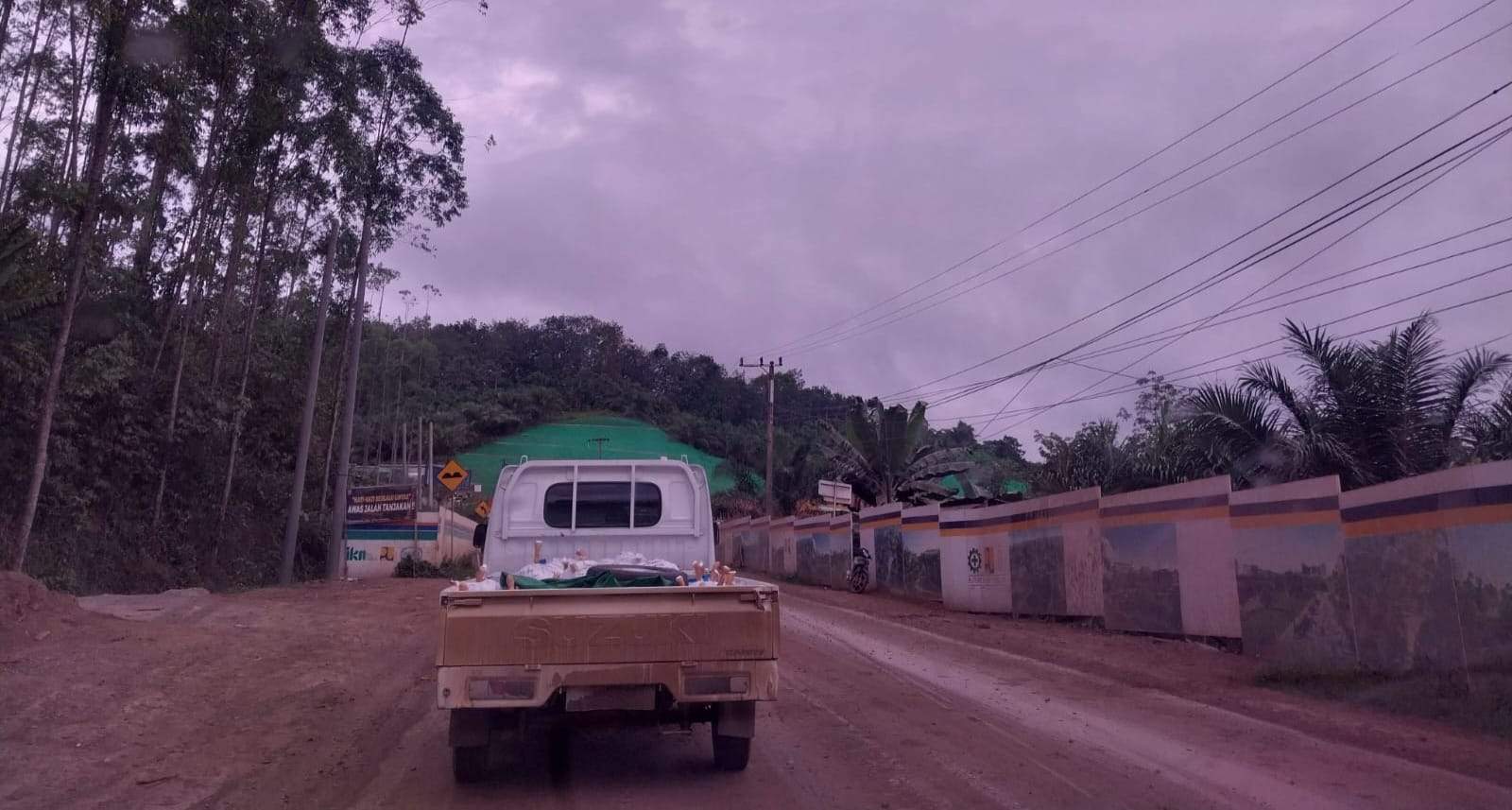 Ruas jalan di kawasan IKN, Kecamatan Sepaku, PPU. (Foto: Adi Kade/Pusaranmedia.com).