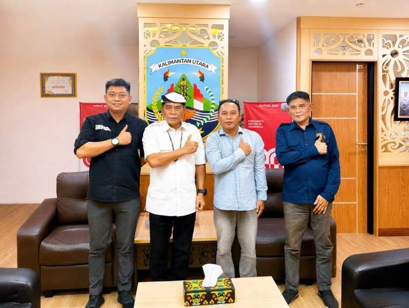 Gubernur Kaltara H Zainal Arifin Paliwang bersama PB Porwada II Kaltara. (Foto: SIWO Kaltara)