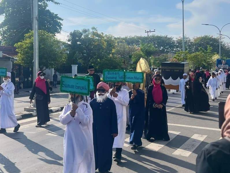 Peserta Pawai 1 Muharram 1448 Hijriyah yang di gelar di depan Masjid Agung Baitul Hikmah. (Foto: Nur Hidayah/ Pusaranmedia.com)