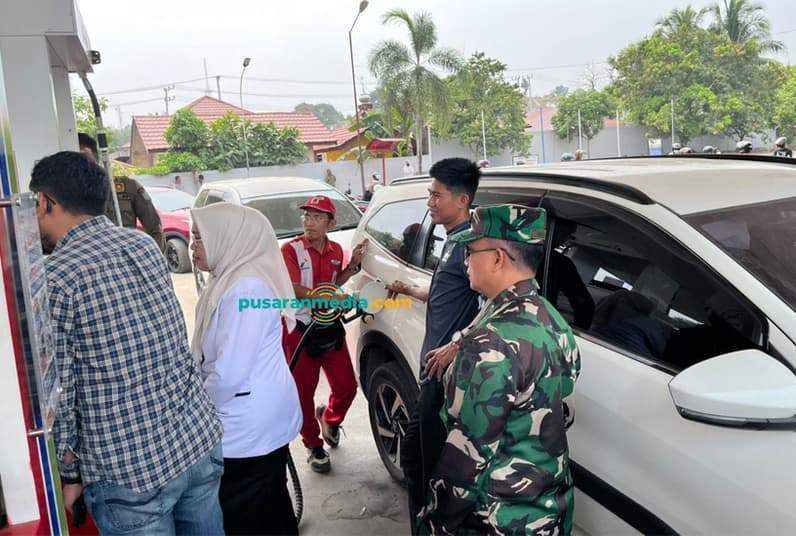 Diskoperindag sidak SPBU Bujangga. (Foto: Nur Hidayah/Pusaranmedia.com)
