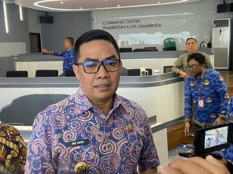 Wali Kota Samarinda, Andi Harun usai memantau dashboard WFH pada Jumat (17/4/2026). (Foto: Tri/Pusaranmedia.com)