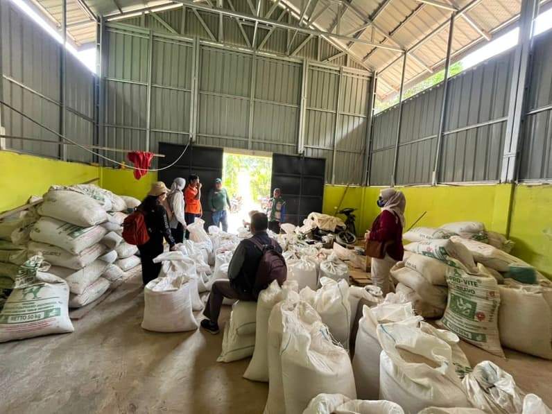 Ketersediaan pupuk subsidi di salah satu gudang milik pengusaha di Nunukan. (Foto: DKPP Nunukan)