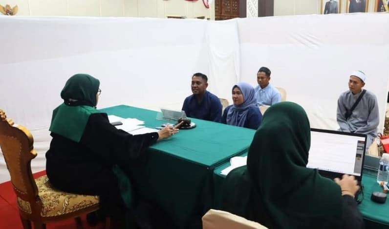 Proses sidang itsbat di KRI Tawau. (Foto: KRI Tawau)