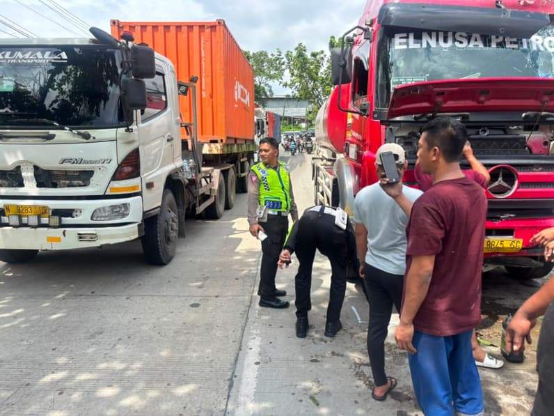 Satlantas Polresta Balikpapan melakukan olah TKP kecelakaan lalu lintas di Jalan Projakal Kariangau, Kamis (2/7/2026). (Foto: Satlantas Polresta Balikpapan)