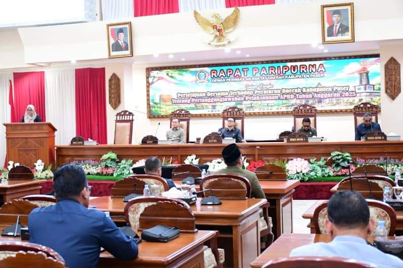 Rapat Paripurna persetujuan bersama terhadap Perda Paser tentang Pertanggungjawaban Pelaksanaan APBD Paser 2025. (Foto : Luthfi/Pusaranmedia.com)