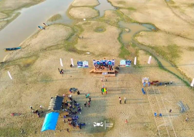 Potret Persiapan panggung MTQ muarawis ditengah danau melintang (Foto: FB Desamelintang)