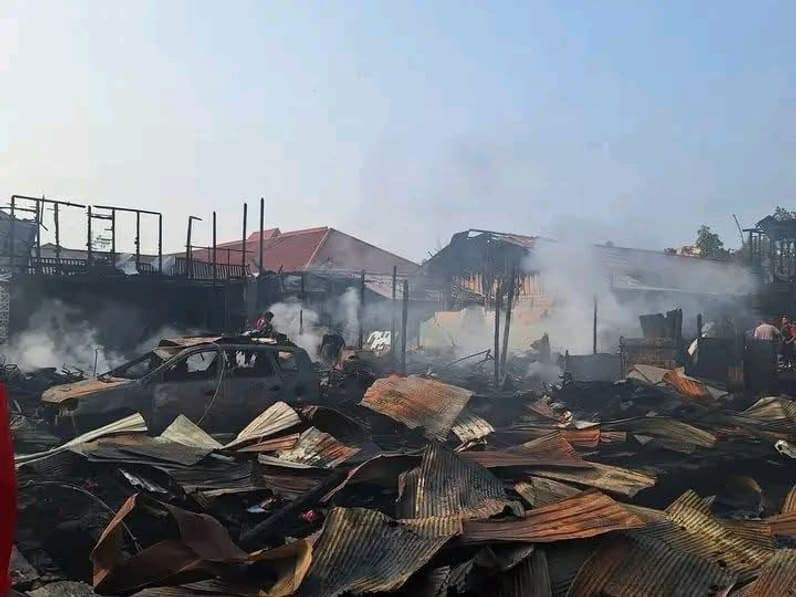 Kondisi di kawasan kartini yang terbakar dini hari tadi. (Foto: Polsek Tenggarong)