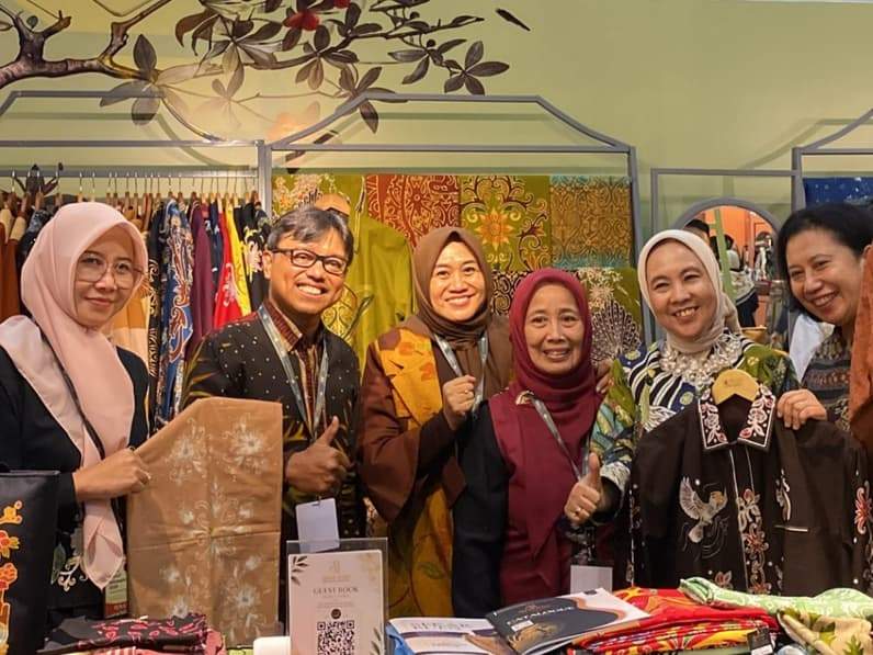 Lapak UMKM wastra asal Balikpapan di Karya Kreatif Indonesia (KKI) 2026 di Jakarta. (Foto: BI Balikpapan)