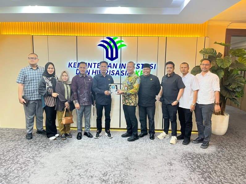 Pansus III DPRD Paser bersama Deputi PIPM Kemeninveshil/BKPM RI. (Foto: Dok.DPRD Paser)