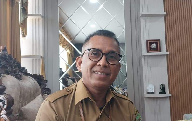 Plt Kepala Disdikpora PPU, Muhtar. (Foto: Adi Kade/Pusaranmedia.com)