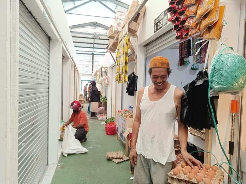 Aktivitas jual beli di Pasar Klandasan Balikpapan. (Foto: Achmad Fadillah/Pusaranmedia.com)