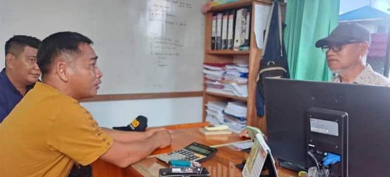 Donal saat bertemu dengan pihak PT NMS. (Foto: Donal)