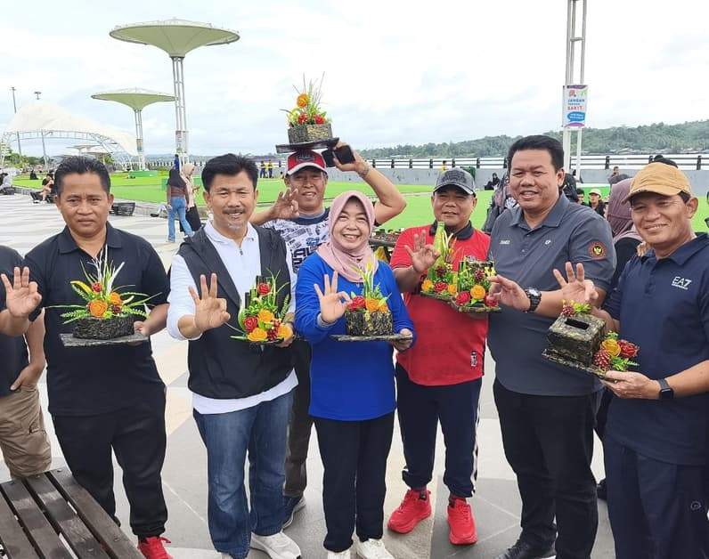 Produk daur ulang sampah dari Gerakan Pegiat Daur Ulang Sampah Kukar