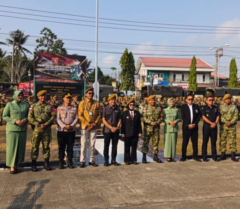 Usai Penyematan Baret dan Brevet dalam Rangka Pemberangkatan 350 Prajurit ke Perbatasan Indonesia dan Malaysia (Dok:Lutfi Aziz/Pusaranmedia.com)