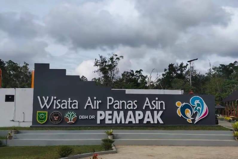 Wisata Air Panas Asin Pemapak, Kampung Biatan Bapinang, Kecamatan Biatan, Kabupaten Berau. (Foto: Nur Hidayah/ pusaranmedia.com)