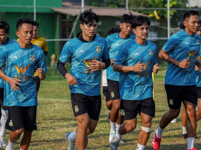 Skuad Persiba Balikpapan akan menampilkan gaya bermain dengan percaya diri saat melawan Kendal Tornado FC. (Foto: Media Official Persiba Balikpapan)