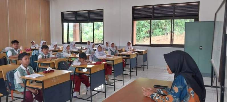 SDN 020 Selaku, Desa Bumi Harapan, Kecamatan Sepaku, PPU. (Foto: Adi Kade/Pusaranmedia.com)