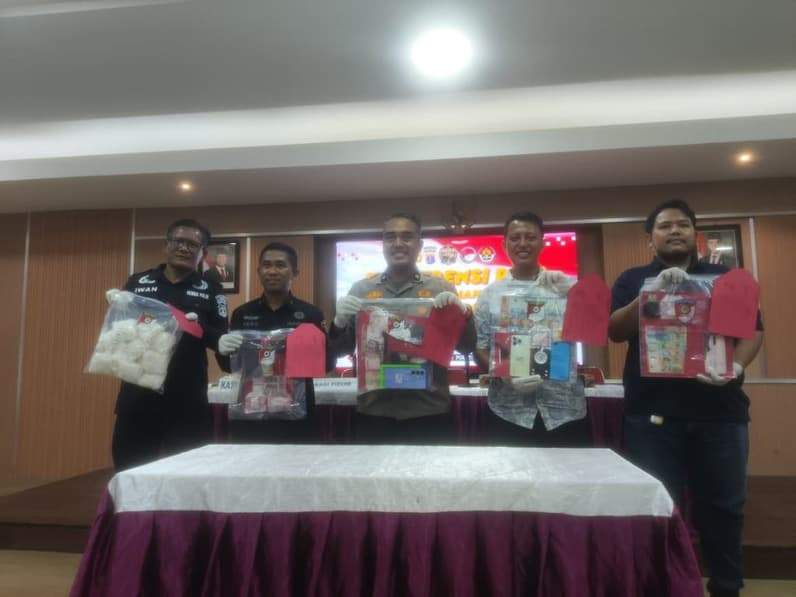 Konferensi Pers Operasi Antik Mahakam 2026 Polres Paser. (Foto : Luthfi/Pusaranmedia.com)