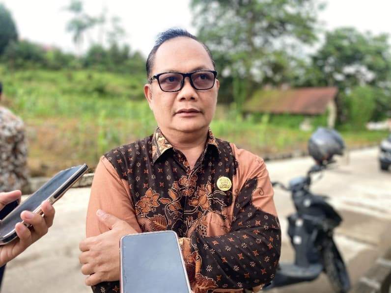 Kepala DPMPTSP Berau, Nanang Bakran. (Foto: Nur Hidayah/ pusaranmedia.com)
