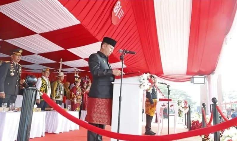 Pembacaan Naskah Teks Proklamasi oleh Ketua DPRD Kaltara, Achmad Djufrie. (Foto: Istimewa)